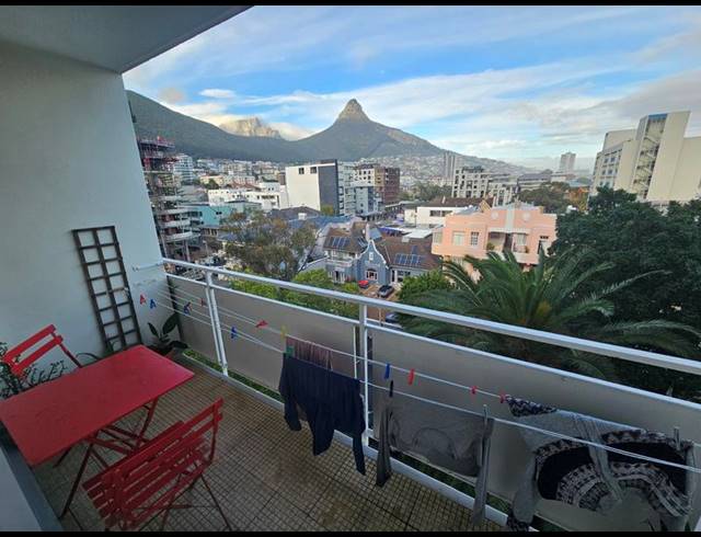 2 BEDROOM APARTMENT FOR SALE IN SEA POINT